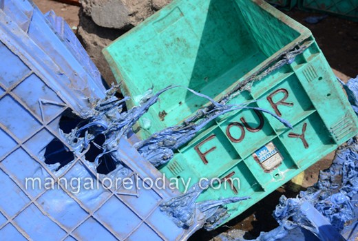 Miscreants torch nearly 500 fish crates at Bunder    1